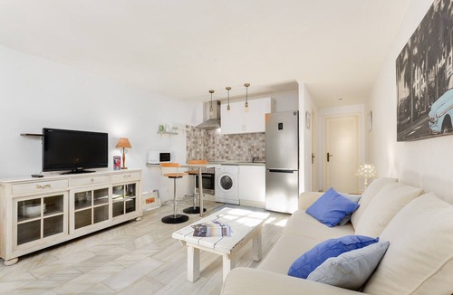 Castillo de Sabinillas Apartment | Apartment 'Las Gaviotas' with Private Terrace