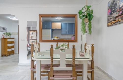 Arroyo de la Miel Apartment | Apartment 'Liya's Home' with Balcony, Wi-Fi and Air Conditioning