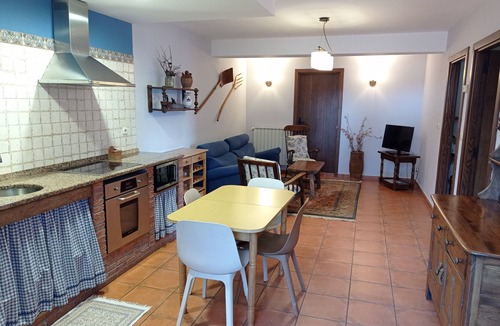 Olaskoegia Apartment | Apartment 'Lokate 2 Bedrooms' with Mountain Views, Private Terrace and Wi-Fi
