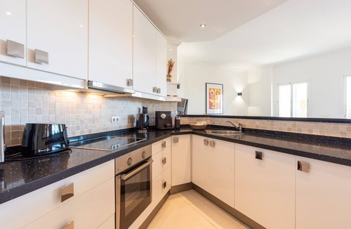 La Capellania Apartment | Apartment 'Lovely Higueron' with Mountain View, Wi-Fi and Air Conditioning
