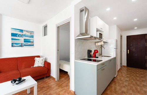 Torre del Mar Apartment | Apartment 'Lucía' with Shared Pool, Wi-Fi and Air Conditioning