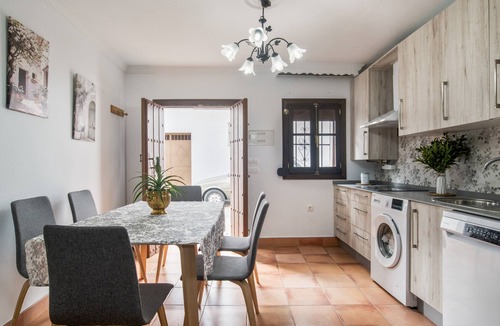 Grazalema Apartment | Apartment 'Mi Ilusión' with Wi-Fi