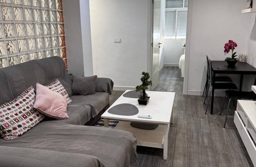 Bailen-Miraflores Apartment | Apartment 'Nueva Málaga House' with Wi-Fi and Air Conditioning