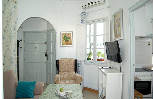 Nervion Apartment | Apartment on 3rd floor, in commercial and leisure area. Good location.