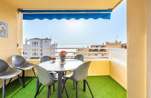 Benalmadena Costa Apartment | Apartment "Paradise" on the Beach with Pool, Tennis Court, Terrace & Wi-Fi