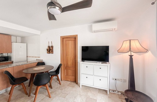 Benahavis Apartment | Apartment 'Penthouse' with Shared Pool, Wi-Fi and Air Conditioning