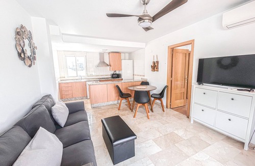 Benahavis Apartment | Apartment 'Penthouse' with Shared Pool, Wi-Fi and Air Conditioning