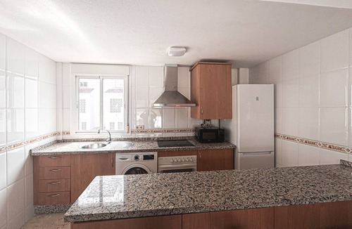 Benahavis Apartment | Apartment 'Penthouse' with Shared Pool, Wi-Fi and Air Conditioning