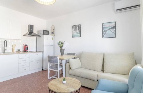 Chipiona Apartment | Apartment 'Playa Regla' with Balcony, Wi-Fi and Air Conditioning