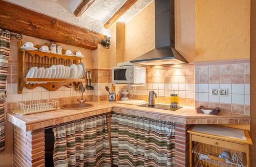 Hinojares Apartment | Apartment 'Romero' with Mountain Views, Wi-Fi, and Air Conditioning