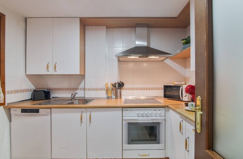 Costa Esuri Apartment | Apartment 'Saadia Golf and Beach' with Shared Pool, Wi-Fi, and Air Conditioning
