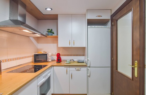 Costa Esuri Apartment | Apartment 'Saadia Golf and Beach' with Shared Pool, Wi-Fi, and Air Conditioning