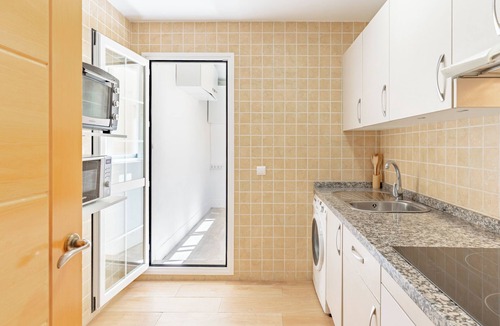 Arroyo de la Miel Apartment | Apartment 'Sea Views - 2 Bedrooms' with Shared Pool, Wi-Fi and Air Conditioning