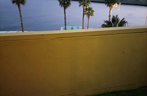 La Linea de la Concepcion Apartment | Apartment 'Sol y Mar' with Sea View & Wi-Fi