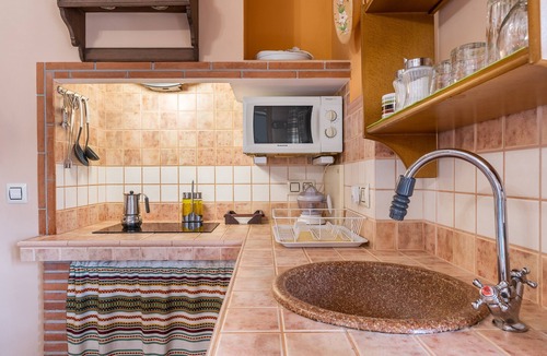 Hinojares Apartment | Apartment 'Tomillo' with Mountain View, Wi-Fi and Air Conditioning