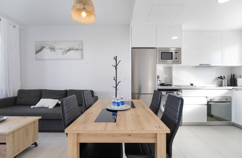 Rota Apartment | Apartment 'Villaflores Home By Staycare' with Private Pool, Wi-Fi and Air Conditioning