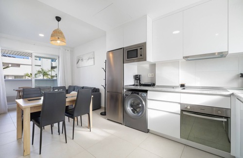 Rota Apartment | Apartment 'Villaflores Home By Staycare' with Private Pool, Wi-Fi and Air Conditioning