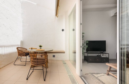 Estepona Apartment | Apartment 'Vivienda Casares' with Wi-Fi and Air Conditioning