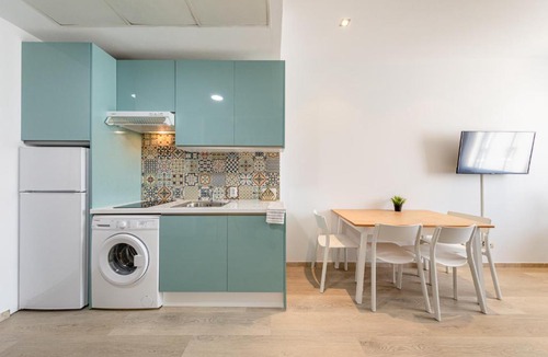 Bormujos Apartment | Apartment with free parking and pool