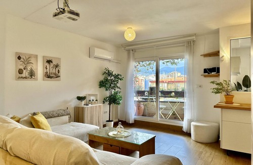Zaidin Apartment | Apartment with mountain views - 8 guests