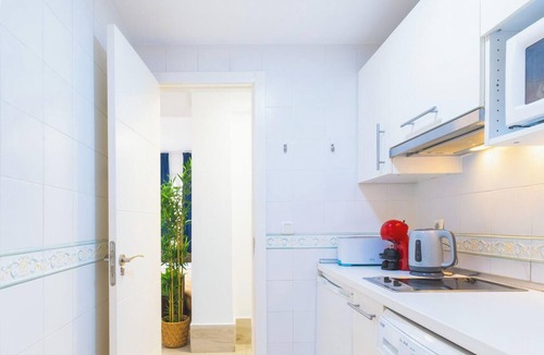 Cadiz Apartment | Apartment with patio - Hostal IMAR by Cadiz4Rentals