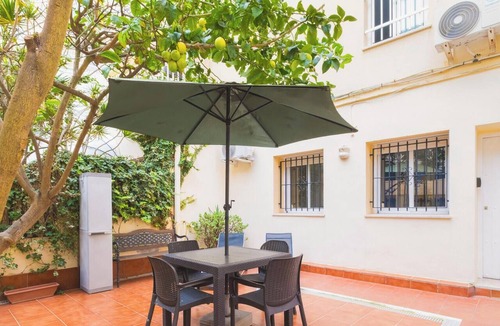 Cadiz Apartment | Apartment with patio - Hostal IMAR by Cadiz4Rentals