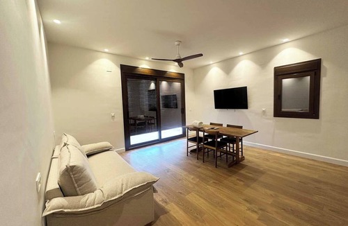 Baena Apartment | Apartment with pool near Córdoba