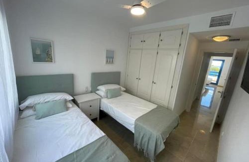 Castillo de Sabinillas Apartment | Apartment with Sea Views! Duquesa Suites Golf & Gardens