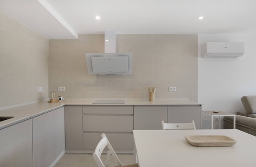 Cadiz Apartment | Apartment 'Zurbarán' with Balcony, Wi-Fi and Air Conditioning