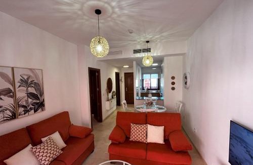 Puerto de la Duquesa Apartment | Apto con salida directa a la Playa, Piscinas, y rodeado de Naturaleza