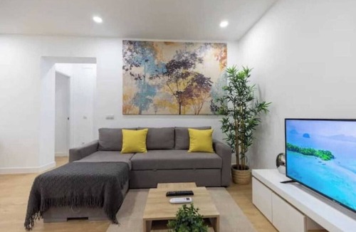 Almenara Apartment | AR Plaza Castilla spacious and modern apartment