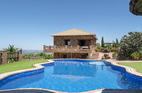 El Gastor Villa | Arenosa - Two Bedroom Villa, Sleeps 4