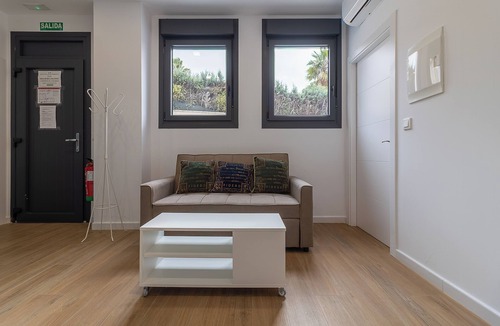 Merida Old Town Apartment | Ares II 15 min Roman Theater, Cradle and Pet Friendly