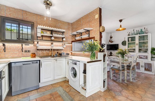 El Puerto de Santa Maria House | Artistic Holiday Home in Prime Location "A Garden to Relax"