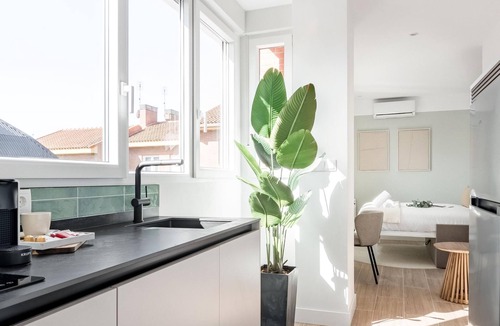 Ciudad Lineal Apartment | Arturo Soria Stays by Charming VIII - newly renovated, Parking