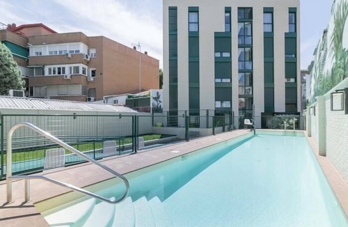 Carabanchel Apartment | Aurora Stays by Charming XV, penthouse with terrace and parking