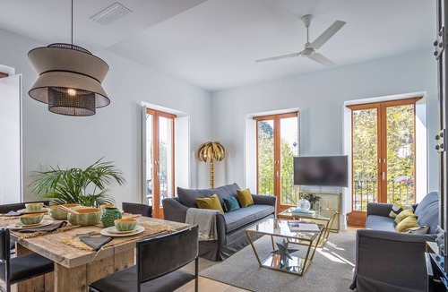 San Bernardo Apartment | Authentic Luxury Stay Santa Cruz, Free Parking