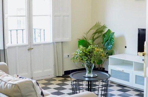 Historical Center Apartment | AvantiStays Alegría