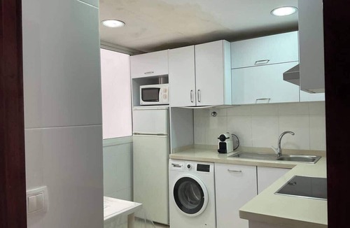 Jardin de la Abadia Apartment | AVE station at 10 min walking - Sostoa Apartment