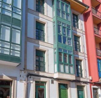 Cimadevilla Apartment | AVG Ave María 9