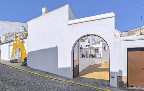 Castilblanco de los Arroyos House | Awesome Home In Castilblanco De Los Ar