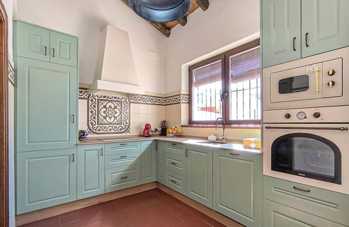 Castilblanco de los Arroyos House | Awesome home in Castilblanco de los Ar