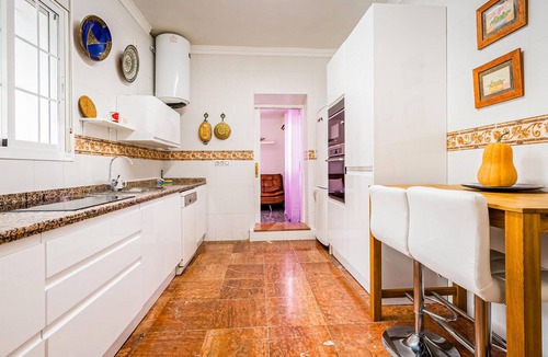 Valencina de la Concepcion House | Awesome home in Valencina de la Concep