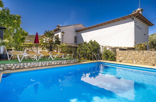 Castillo de Locubin House | Awesome home in Castillo de Locubin