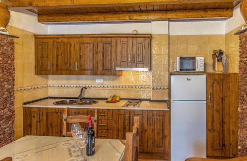 Mecina Bombaron House | Awesome home in Mecina Bombarón