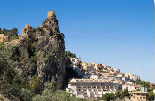 La Iruela Apartment | Bajo la peña del castillo