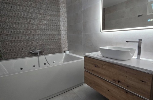 Carratraca House | BANDERAS & SPA ESTUDIO HIDROMASSAGE VERA (CAMINITO DEL REY/MASSAGE ON REQUEST)