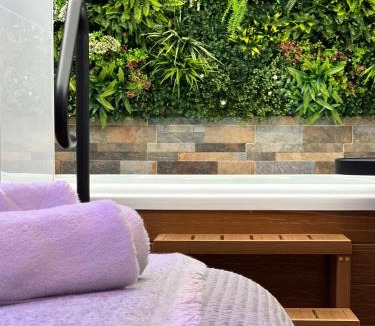El Puerto de Santa Maria Apartment | BASTINAZO ALOHADREAM - EXCLUSIVO - Design Suite Luxury Love and Spa - Jacuzzi y Sauna Privados