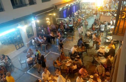 El Puerto de Santa Maria Apartment | BASTINAZO ALOHADREAM - PREMIUM - La mejor ubicación con Aire Acondicionado, Insonorización, Terraza y Equipamiento en El Puerto de Santa María - Grupo de solo menores de 25 no aceptados salvo fianza adicional