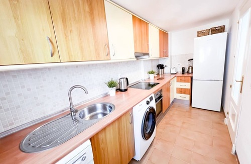 Bahia de Casares Ski Chalet | Beach & Golf Townhouse in Bahía de Casares